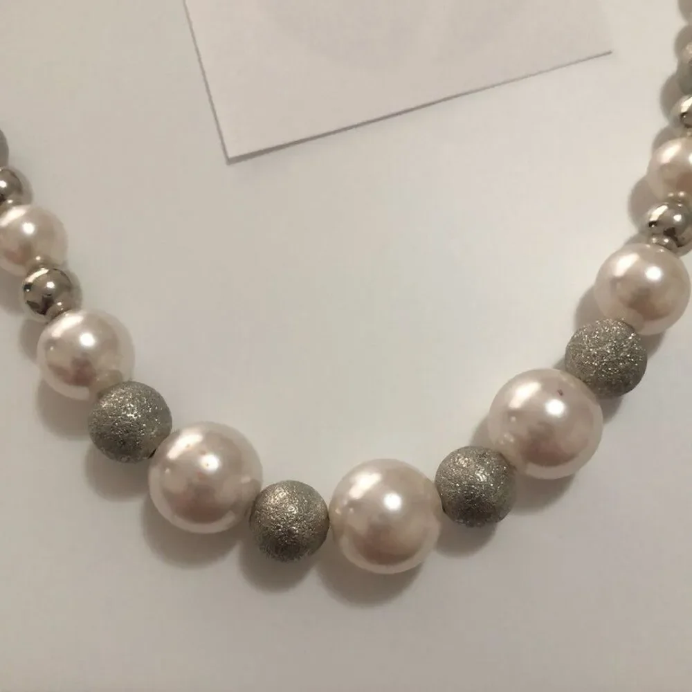 Pearl and silver bead fashion jewelry